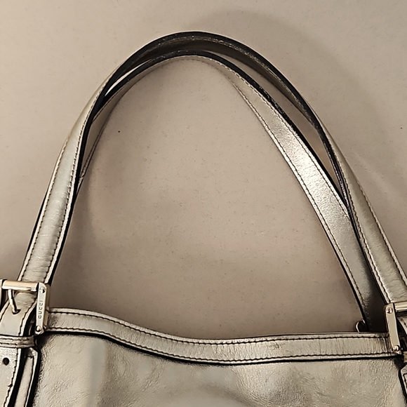 ⚡️Flash Sale $225 with 1.99 Shipping⚡️Vintage Hobo Bag in Metallic Gold - Picture 9 of 13